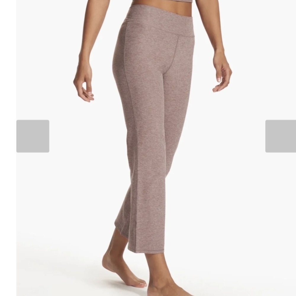 Vuori Womens Pants Mid Rise Elevation Slim Bootcut - Picture 2 of 7